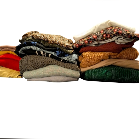 Clothing Mystery Box- Free Shipping/Name Brands- Taking Reasonable Offers! - Picture 3 of 4